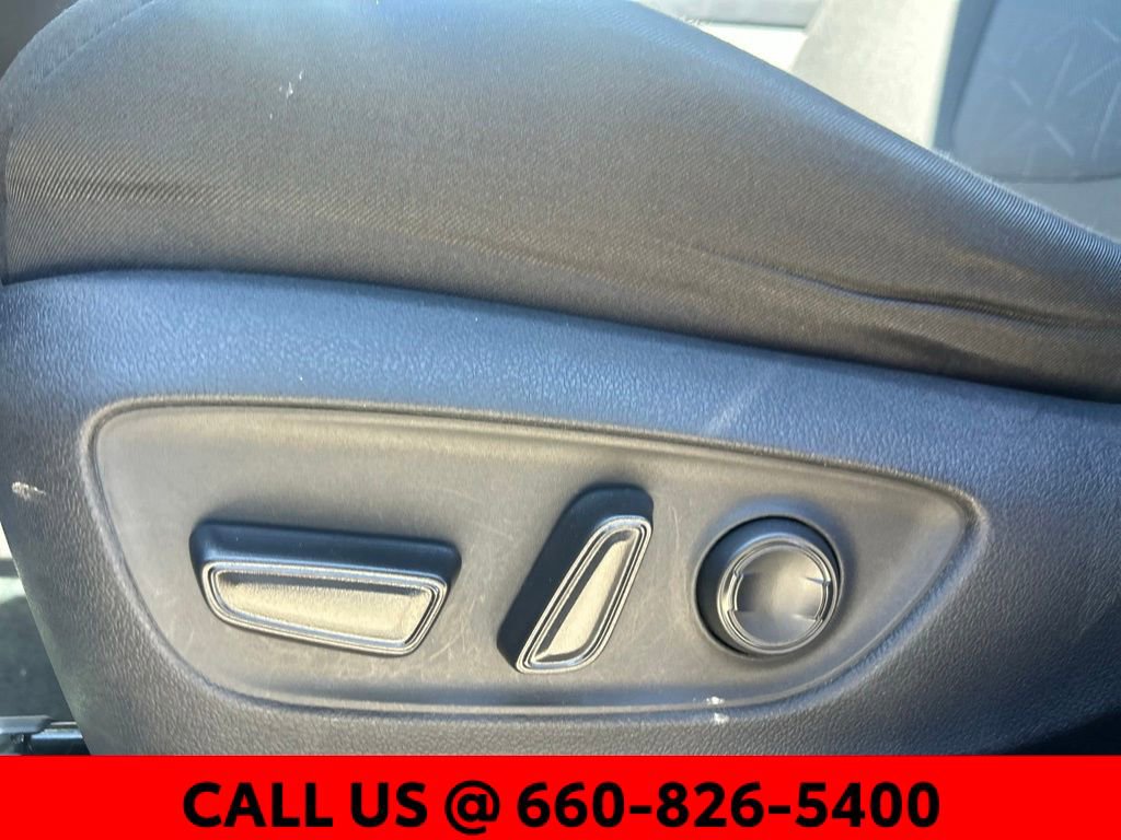 Used 2025 Toyota RAV4 XLE image 13