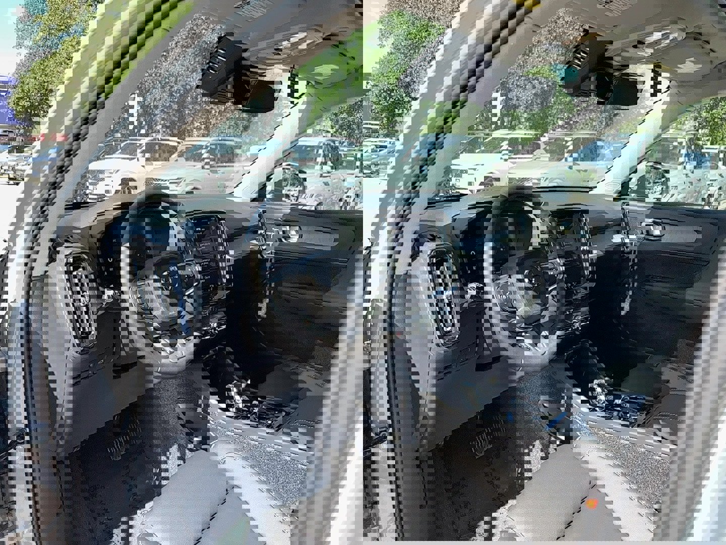 New 2025 Volvo XC40 B5 Ultra w/ Protection Package image 14