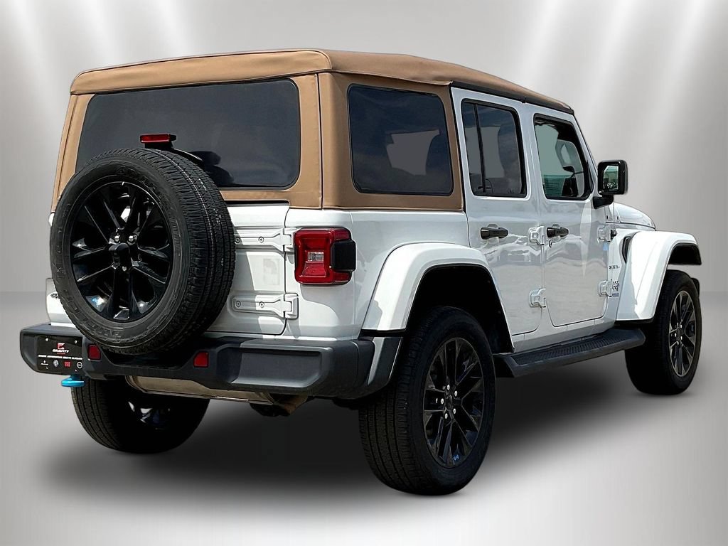 Used 2022 Jeep Wrangler Unlimited Sahara w/ Cold Weather Group AWD/4WD image 6