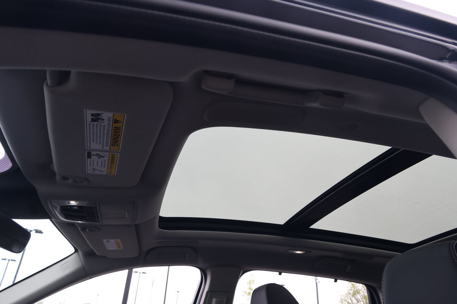 Certified 2026 Acura MDX w/ Technology Package FWD image 32
