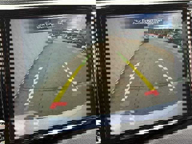 Used 2022 Chrysler Pacifica Touring-L image 17