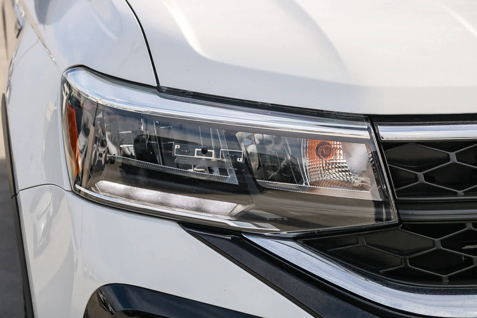 Used 2023 Volkswagen Taos SE image 4