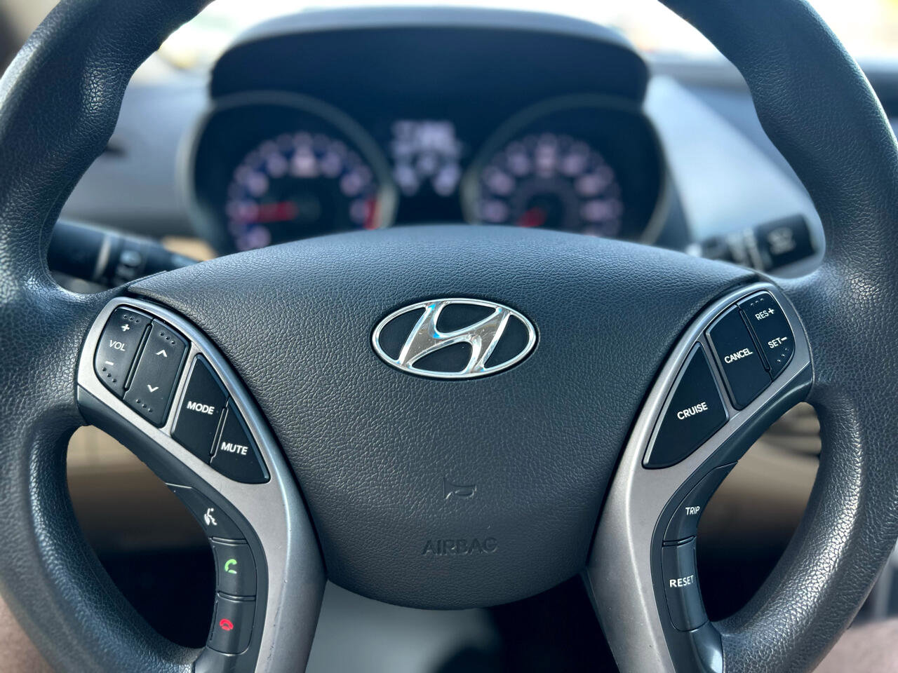 Used 2013 Hyundai Elantra GLS w/ Preferred Pkg image 22