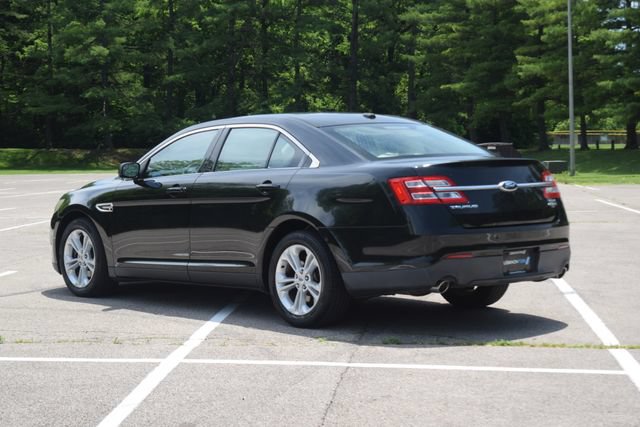 Used 2013 Ford Taurus SEL FWD image 23