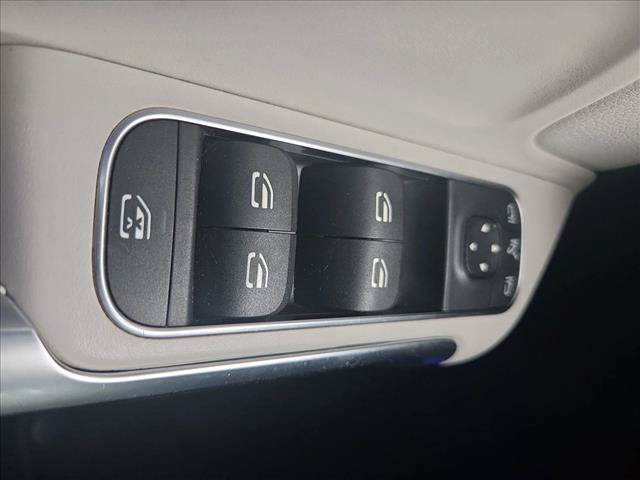 Used 2022 Mercedes-Benz GLB 250 image 10