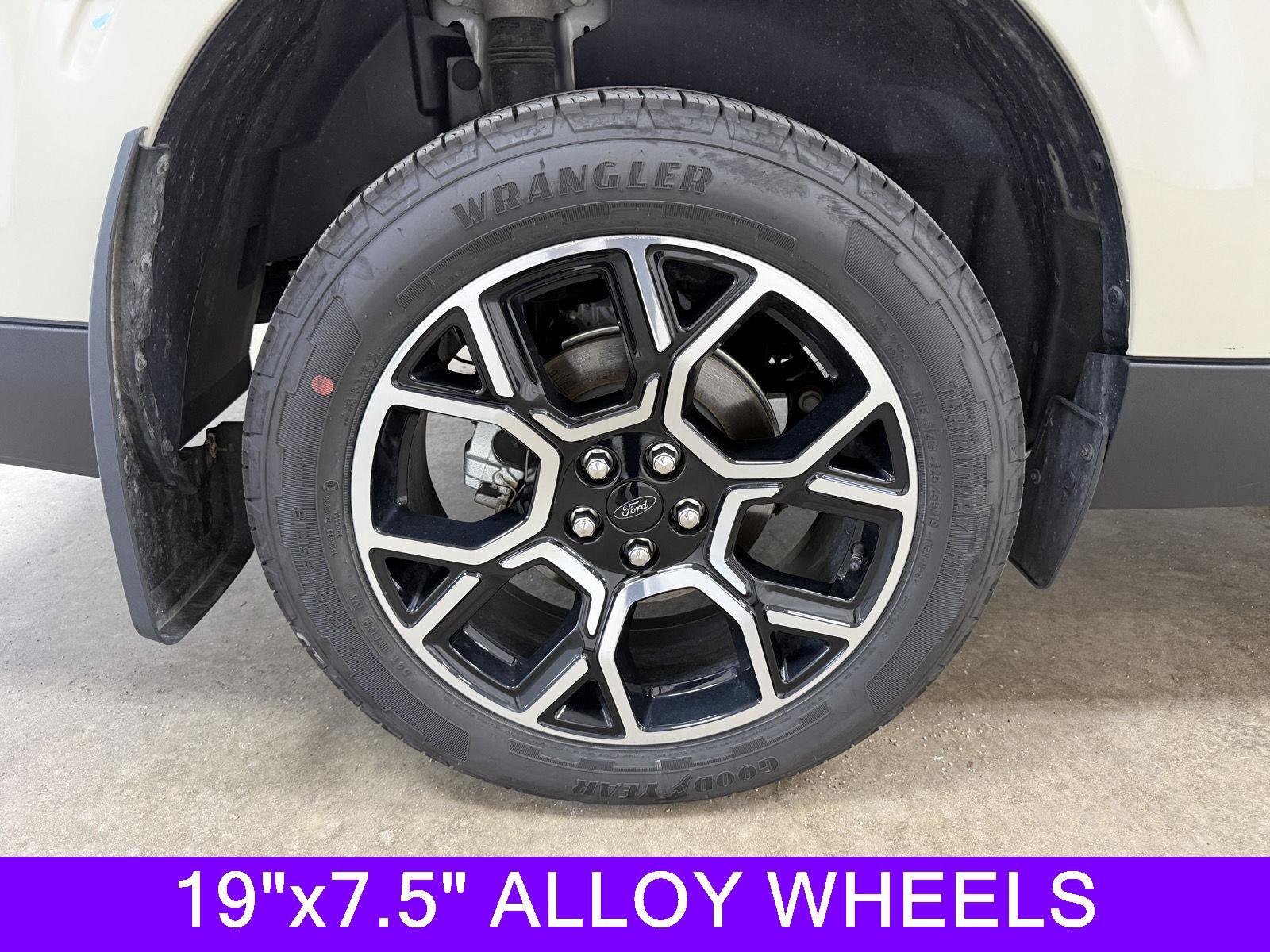 Used 2025 Ford Maverick Lariat w/ 4K Tow Package AWD/4WD image 36