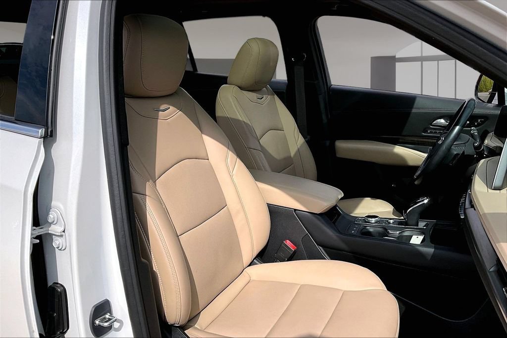 Used 2024 Cadillac XT4 Premium Luxury FWD image 7