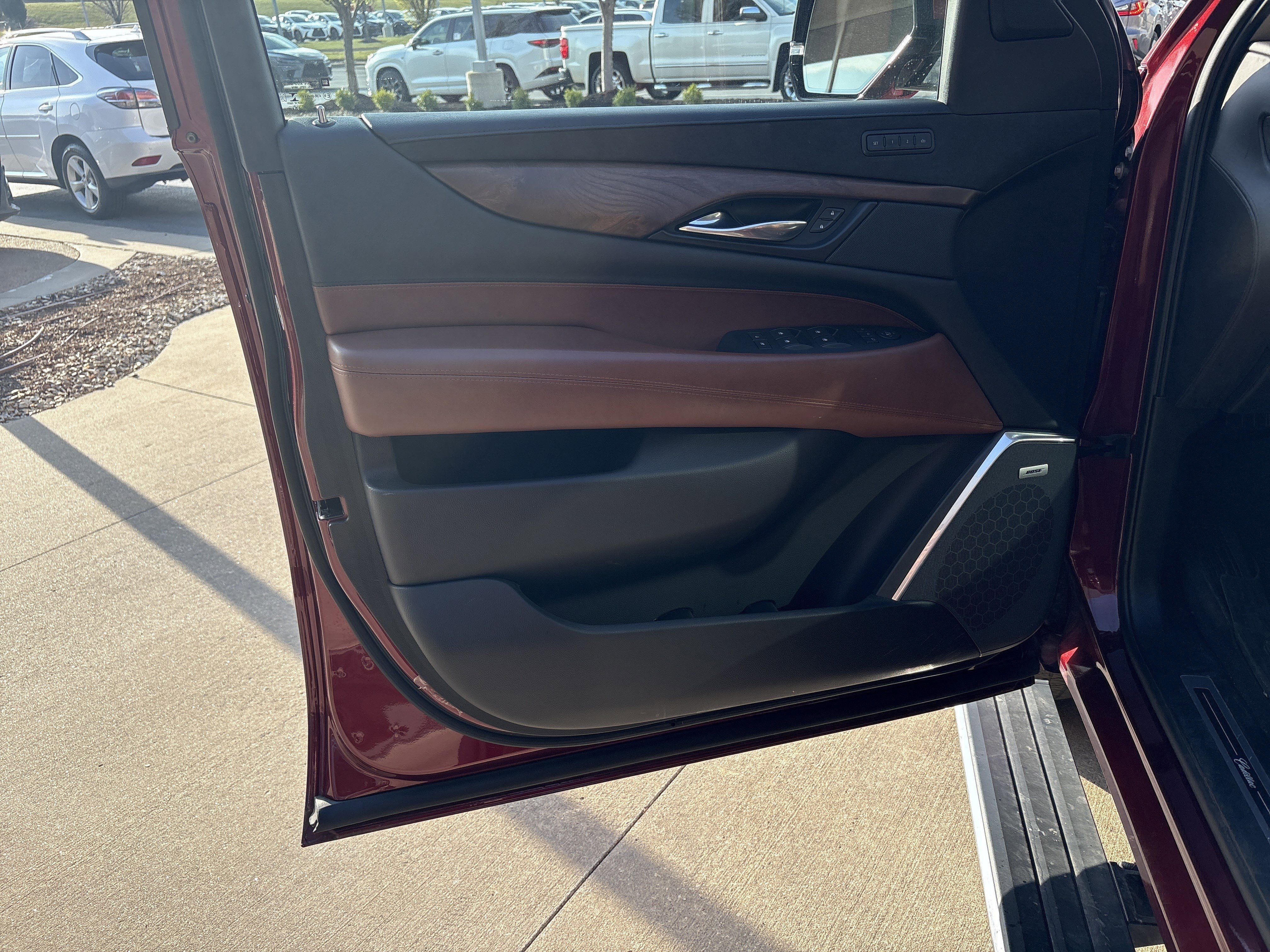 Used 2020 Cadillac Escalade Premium Luxury w/ LPO, Radiant Package image 14