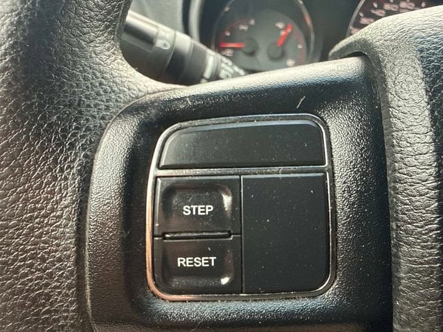 Used 2014 Dodge Avenger SE image 18