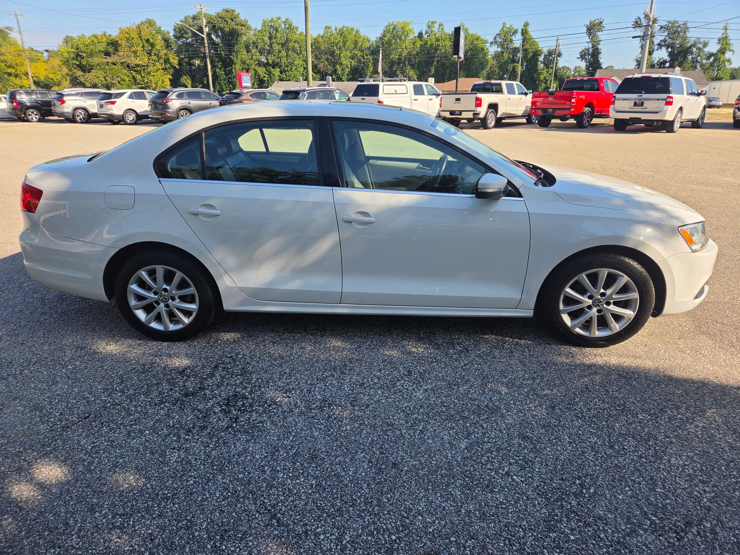 Used 2013 Volkswagen Jetta SE FWD image 4
