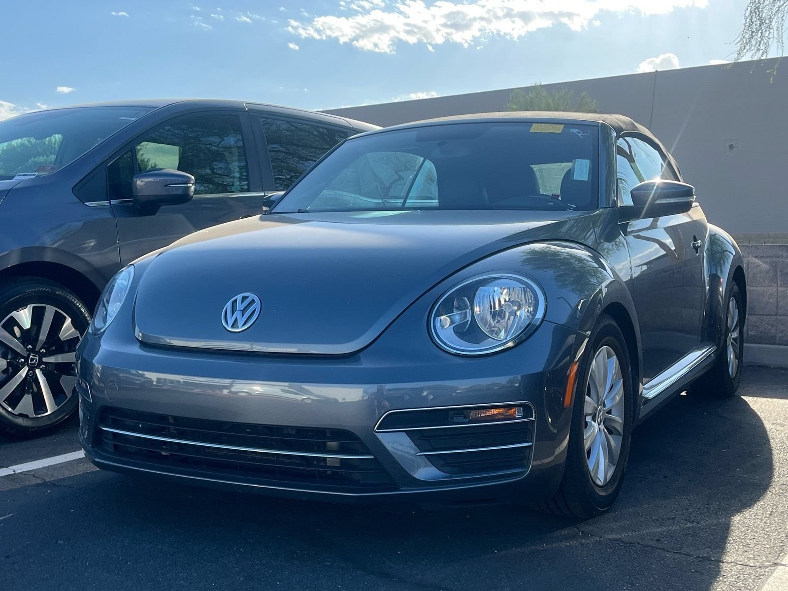 Used 2018 Volkswagen Beetle 2.0T S FWD image 2