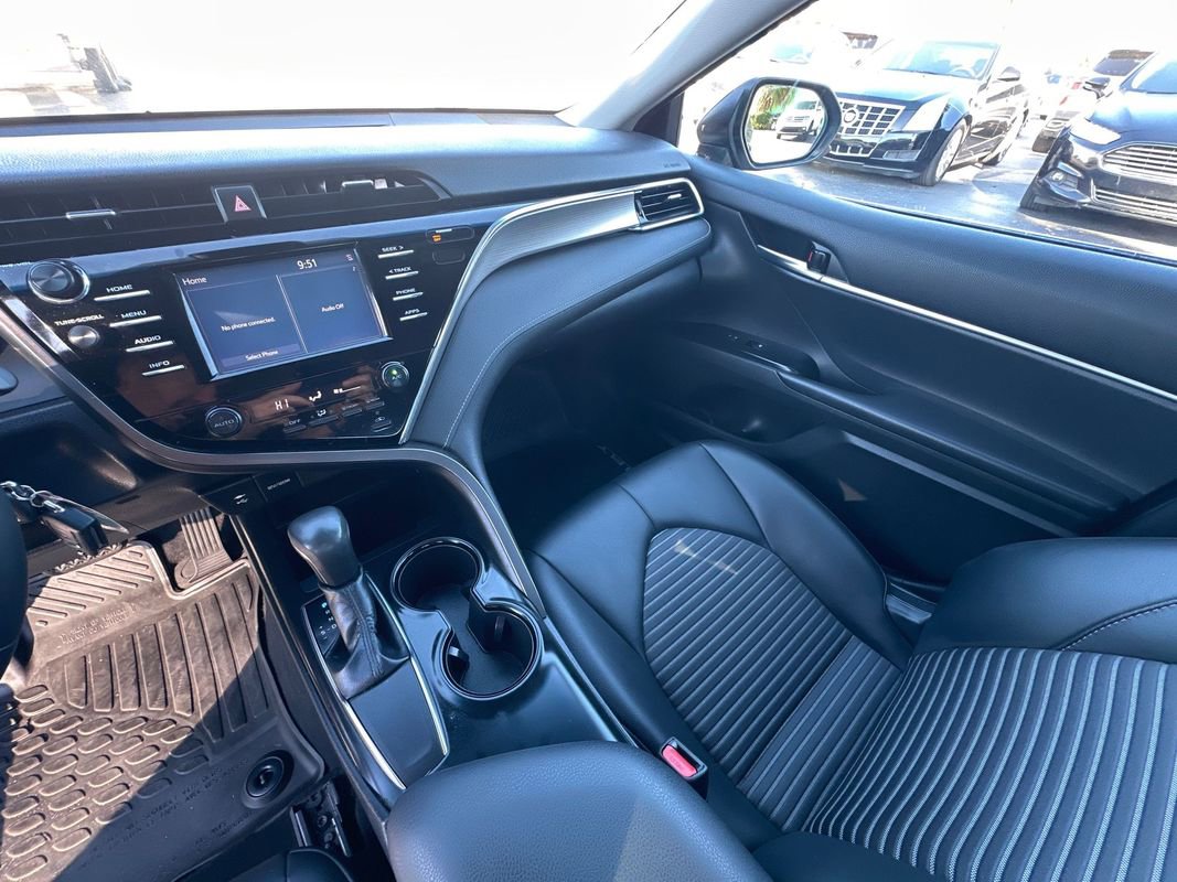 Used 2018 Toyota Camry SE image 20