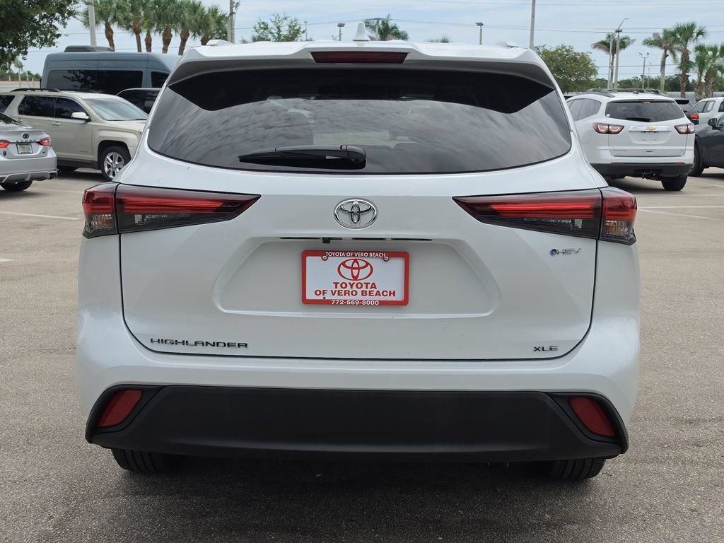 Certified 2026 Toyota Highlander XLE AWD/4WD image 5