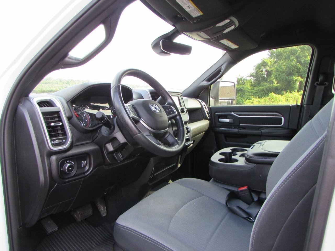 Used 2024 RAM 3500 Big Horn AWD/4WD image 13