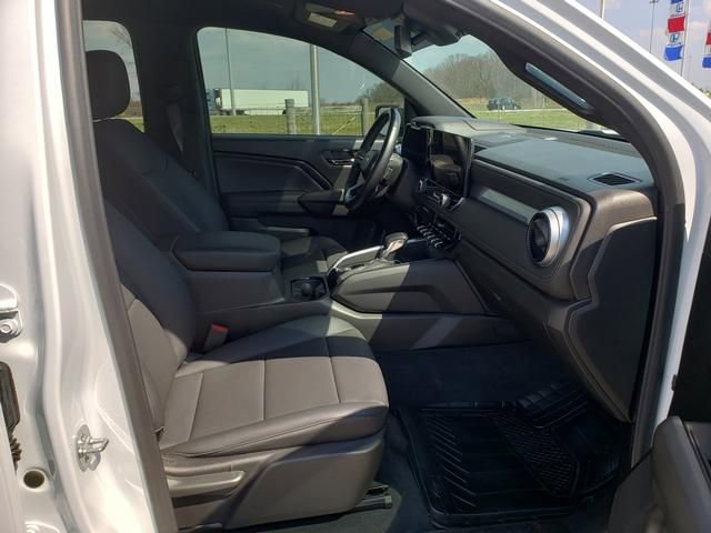 Used 2024 Chevrolet Colorado LT w/ LT Convenience Package III image 18