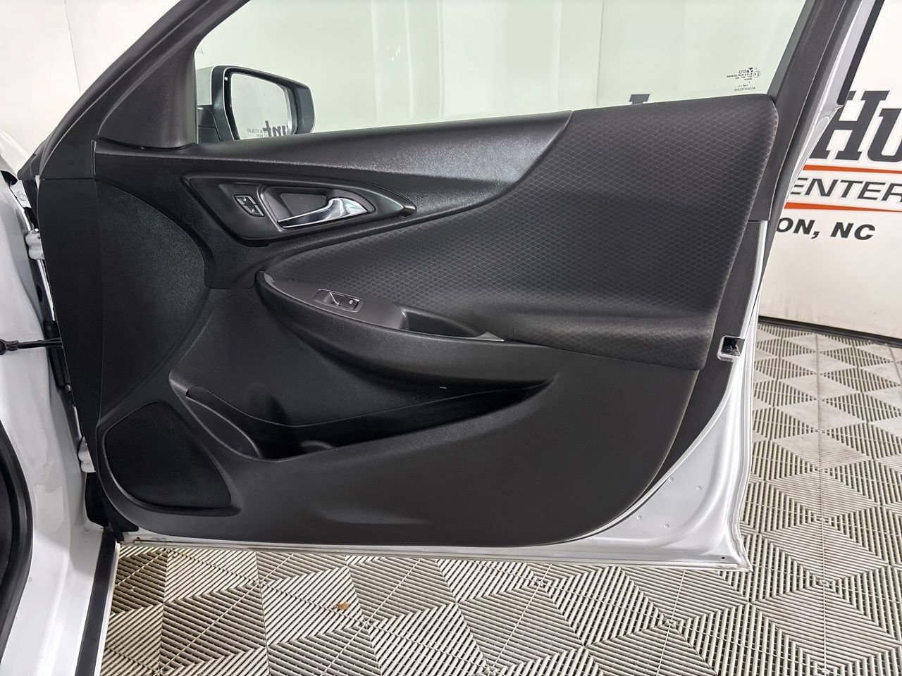 Used 2024 Chevrolet Malibu LT image 26