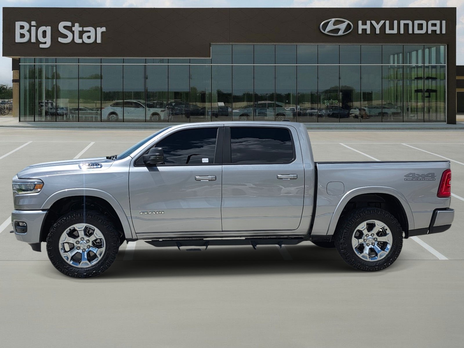 Used 2025 RAM 1500 Big Horn AWD/4WD image 2