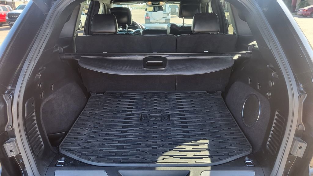 Used 2015 Jeep Grand Cherokee SRT w/ Trailer Tow Group IV image 12