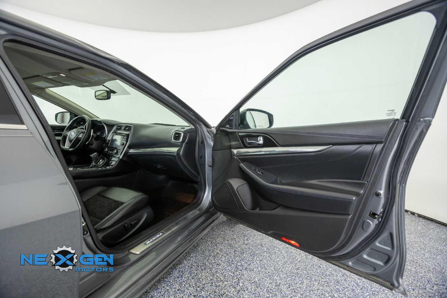 Used 2018 Nissan Maxima SR w/ Midnight Edition FWD image 40