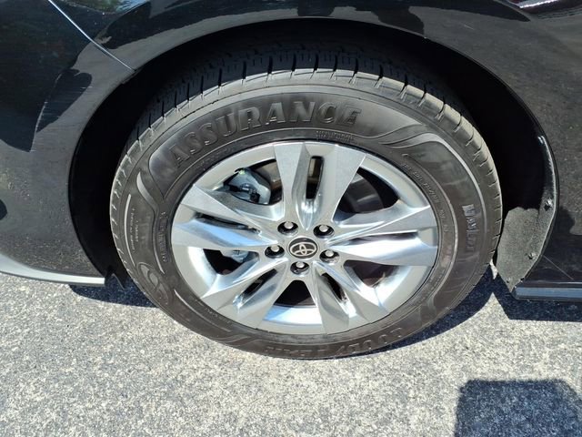 Used 2022 Toyota Sienna Limited FWD image 4