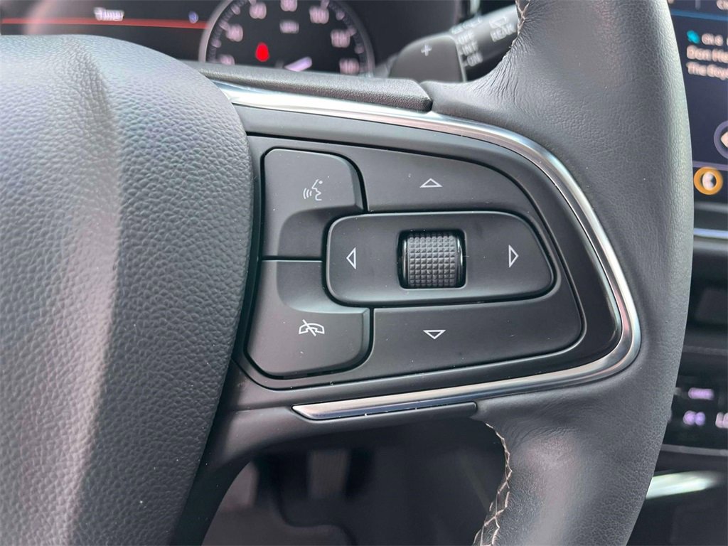 Used 2021 Buick Envision Essence w/ Technology Package I image 32