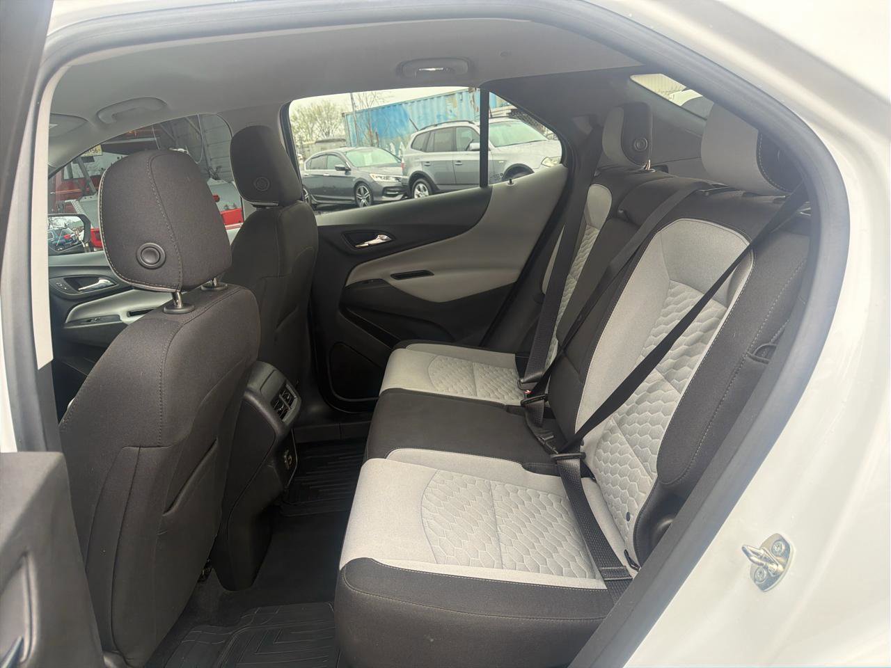 Used 2019 Chevrolet Equinox LS w/ LS Convenience Package AWD/4WD image 23