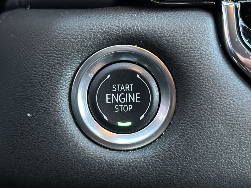 Used 2025 GMC Canyon Elevation image 15