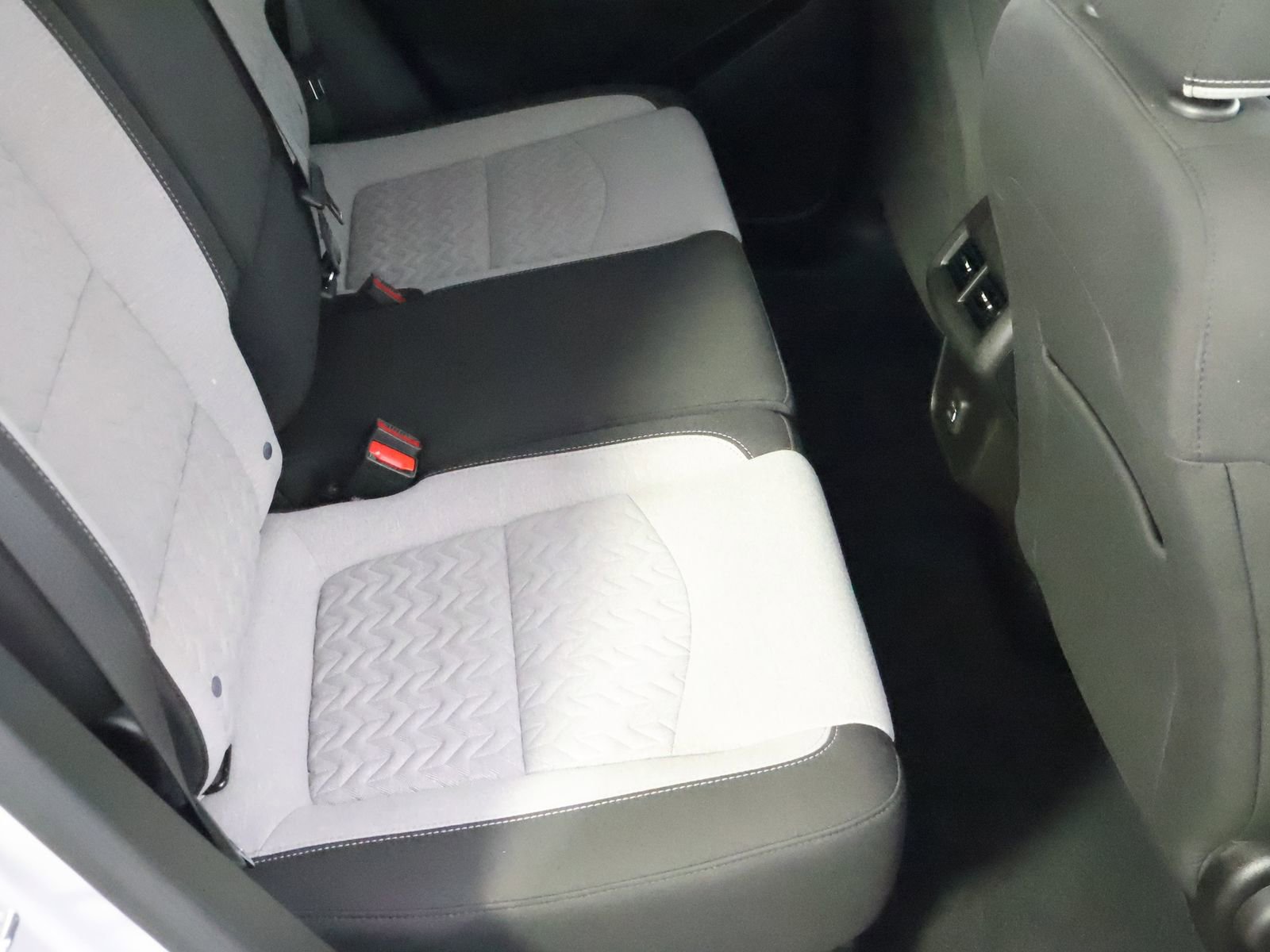 Used 2022 Chevrolet Equinox LS w/ LS Convenience Package FWD image 48
