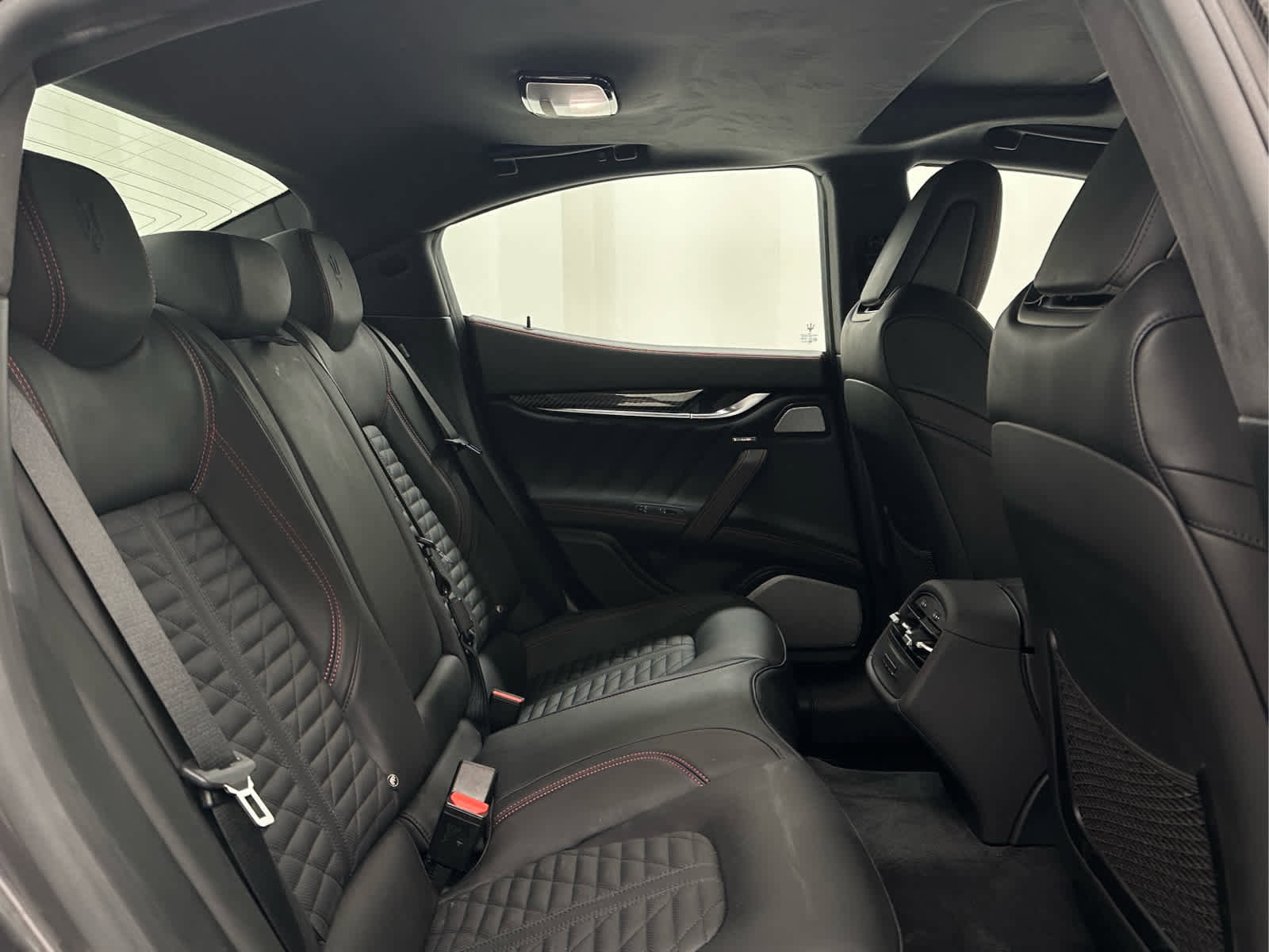 Used 2022 Maserati Ghibli Trofeo image 21