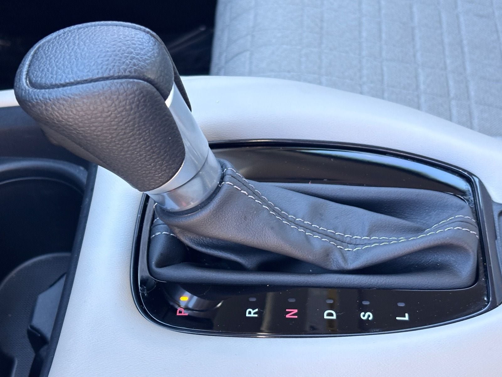 Certified 2026 Honda HR-V LX image 32