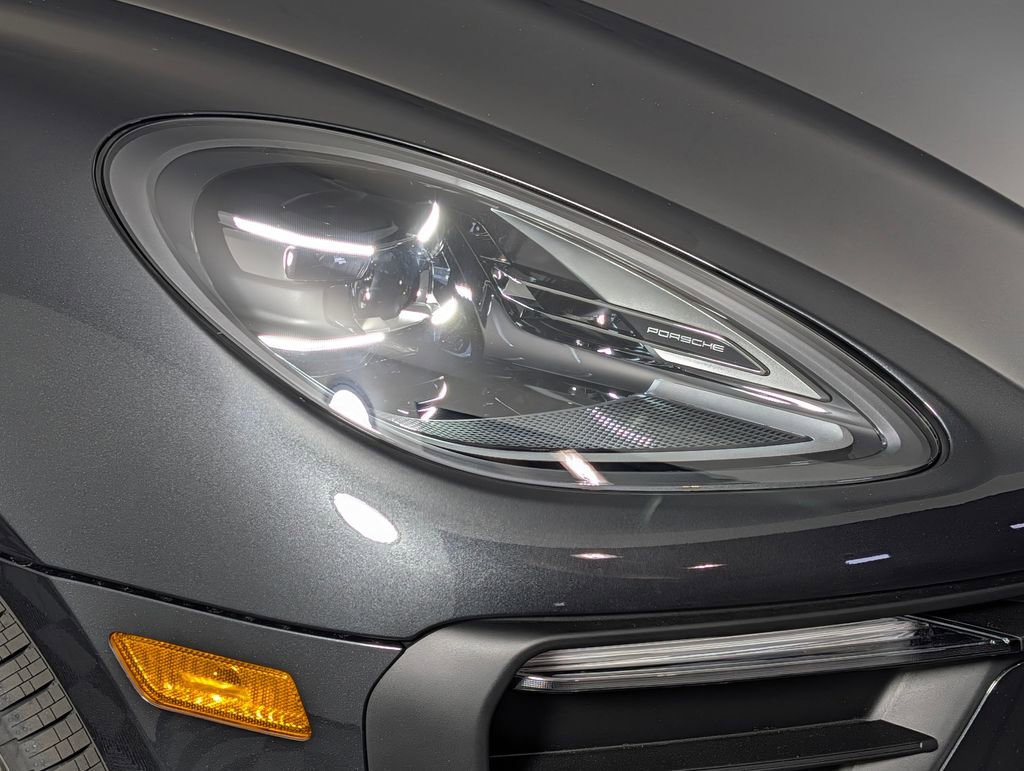 New 2026 Porsche Macan image 17