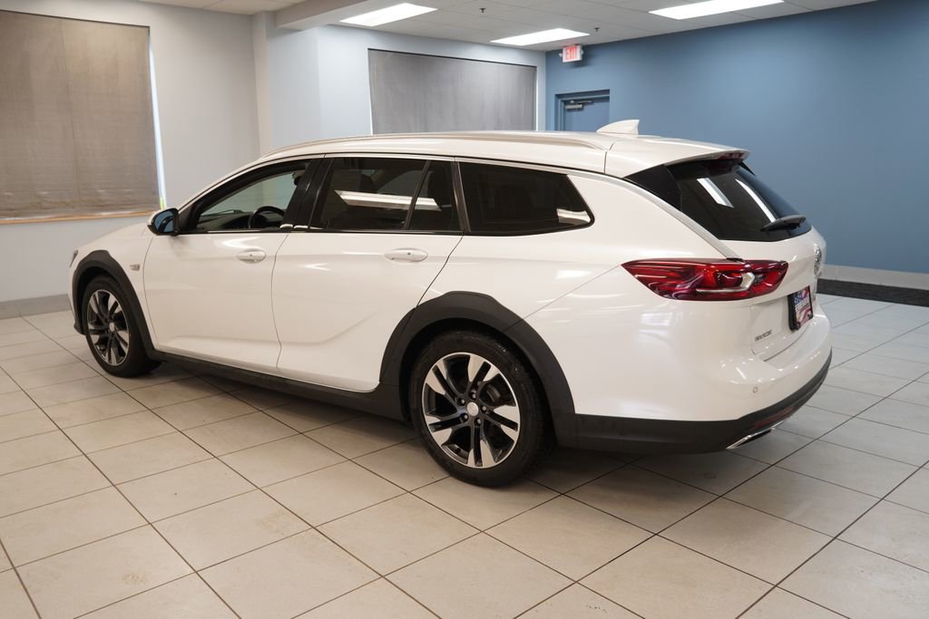Used 2018 Buick Regal Essence w/ Driver Confidence Package #1 image 7