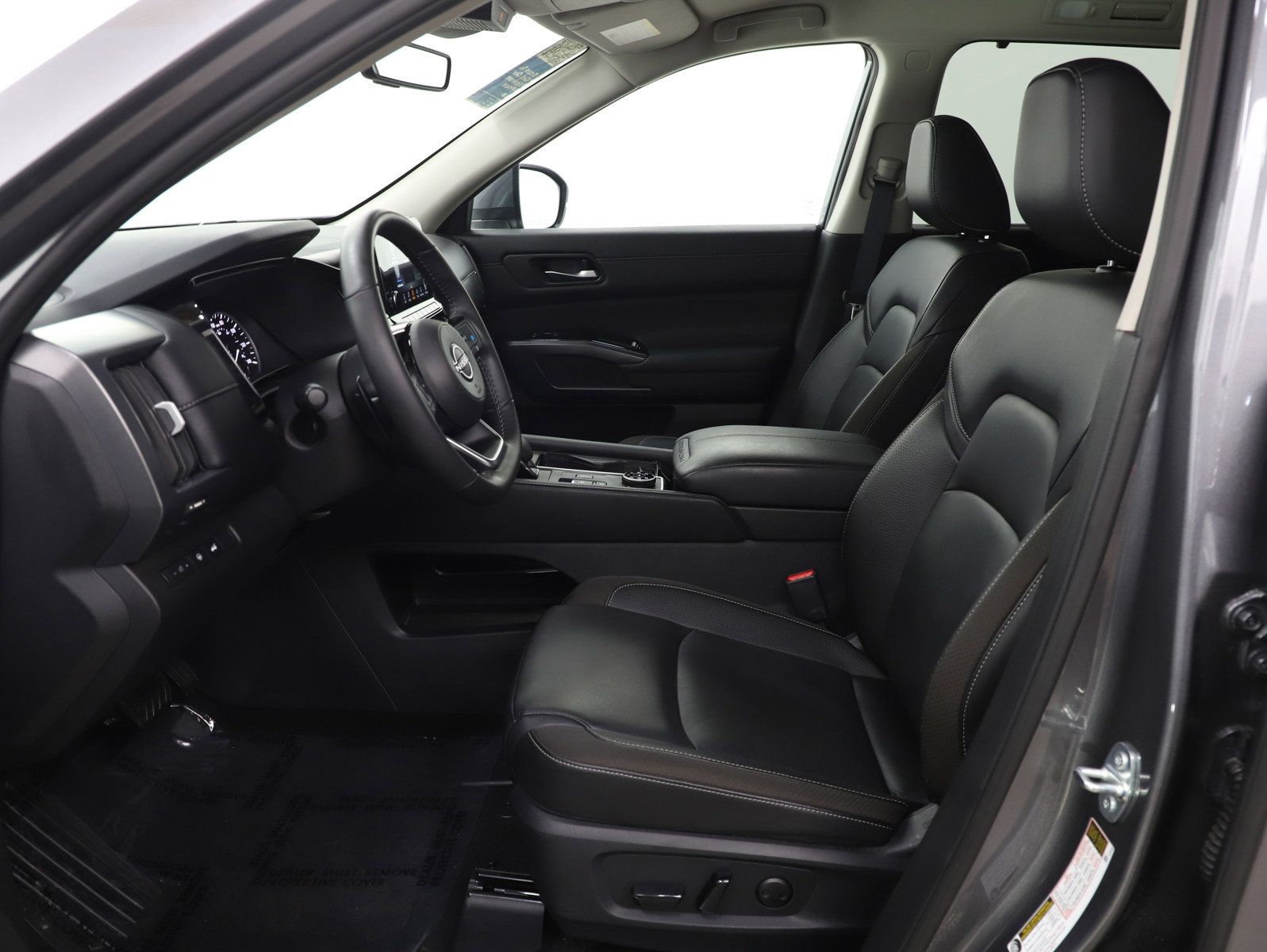 Used 2025 Nissan Pathfinder SL w/ Cargo Package image 13