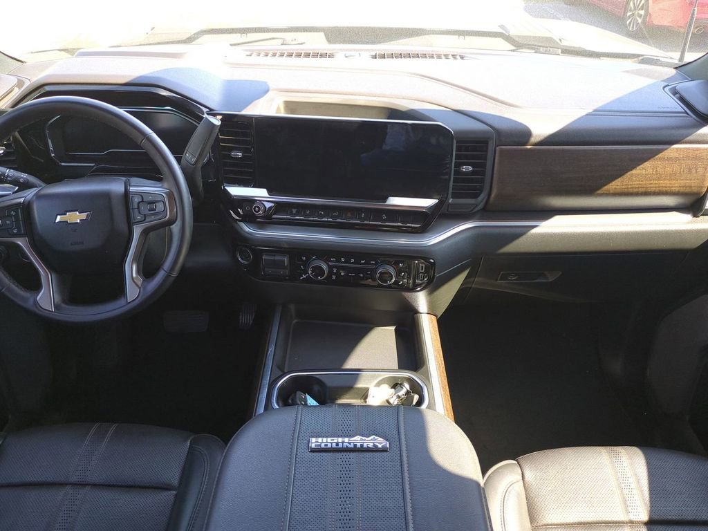 Used 2024 Chevrolet Silverado 2500 High Country w/ High Country Premium Package image 17