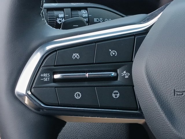 New 2026 Chevrolet Traverse Z71 w/ Enhanced Driving Package AWD/4WD image 9