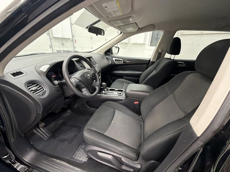 Used 2019 Nissan Pathfinder S AWD/4WD image 10