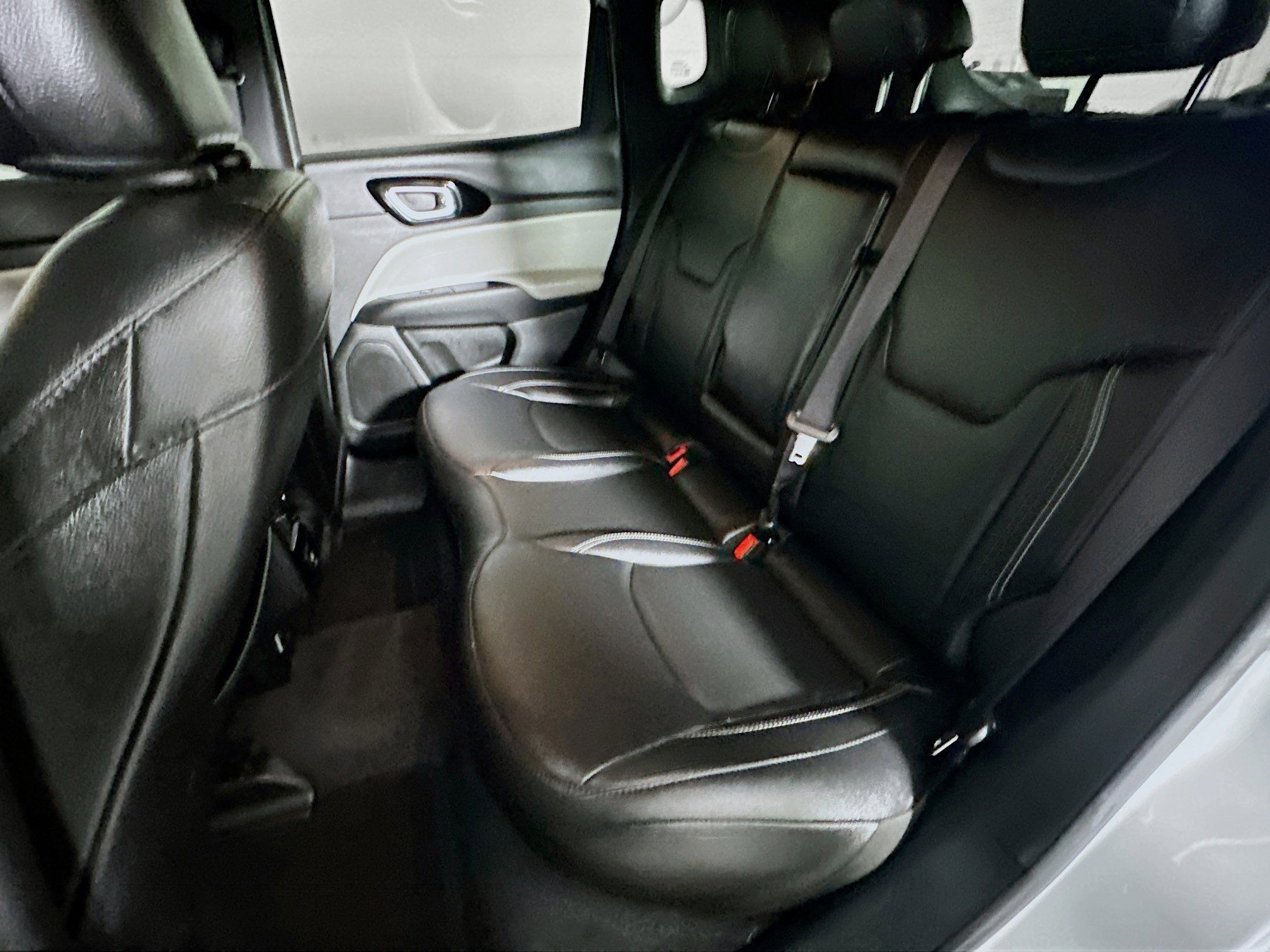 Used 2025 Jeep Compass Limited image 26