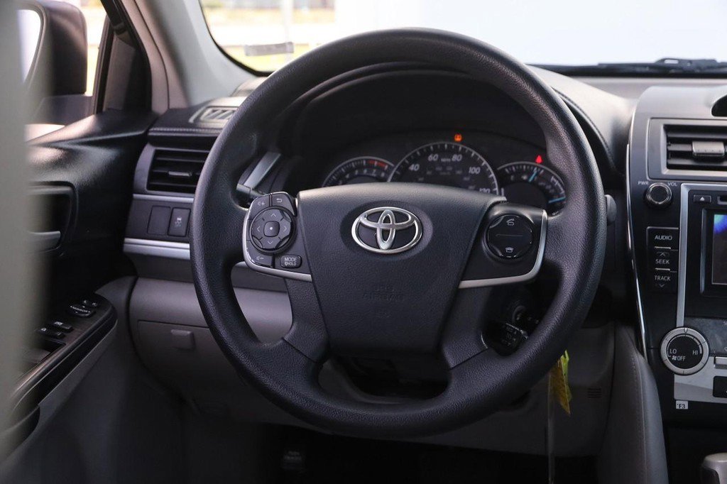Used 2012 Toyota Camry LE image 19