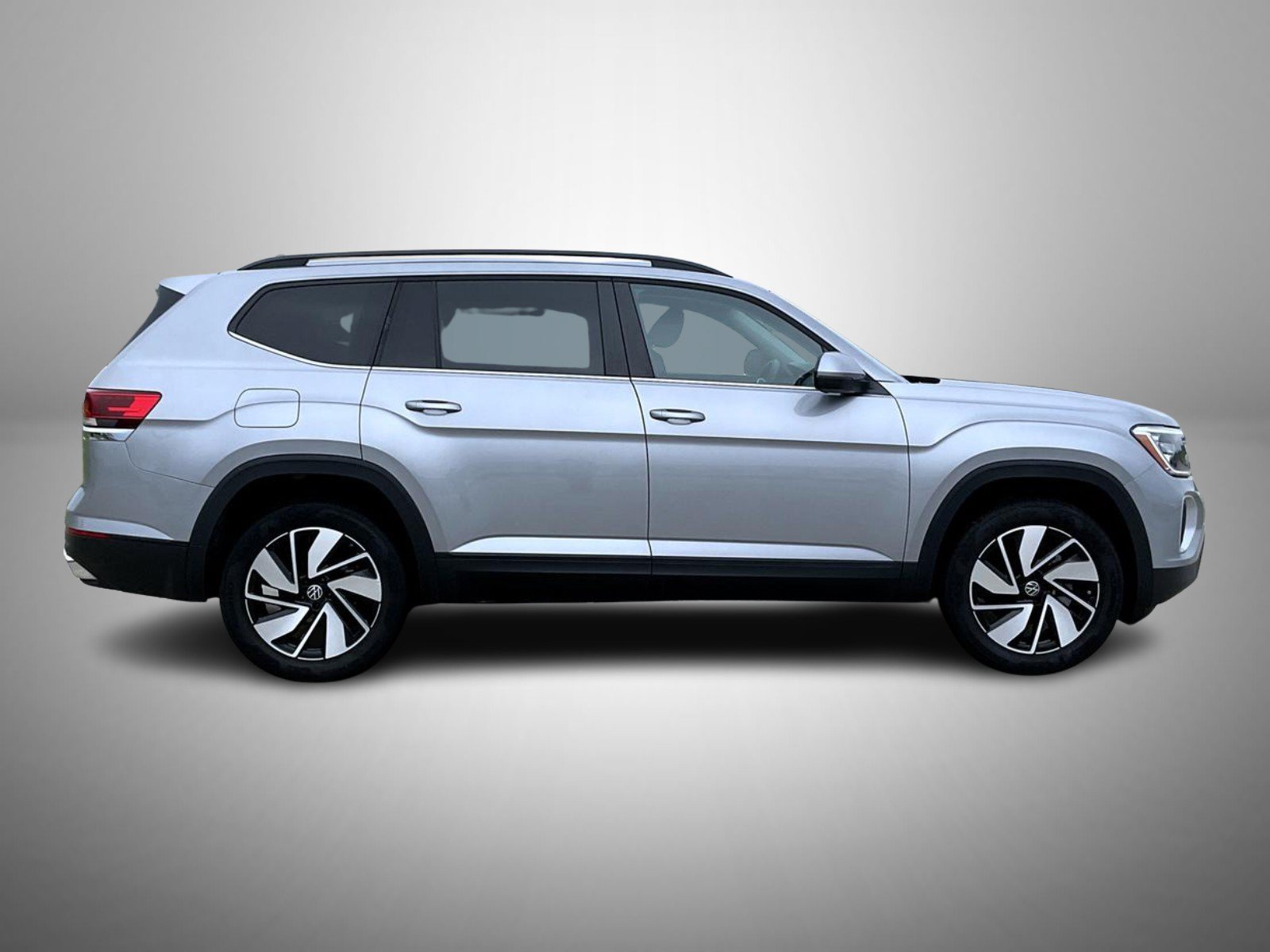 Used 2025 Volkswagen Atlas SE AWD/4WD image 4
