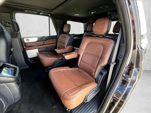 Used 2023 Lincoln Navigator Reserve image 28