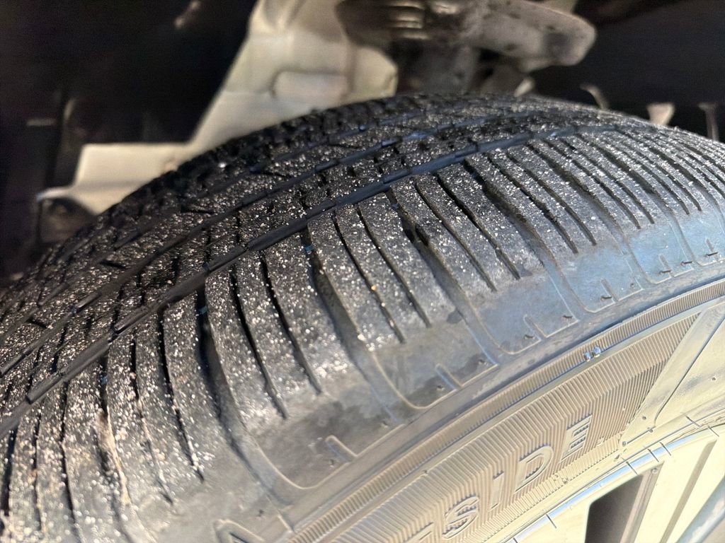 Used 2023 Nissan Rogue SV w/ SV Premium B Package image 13