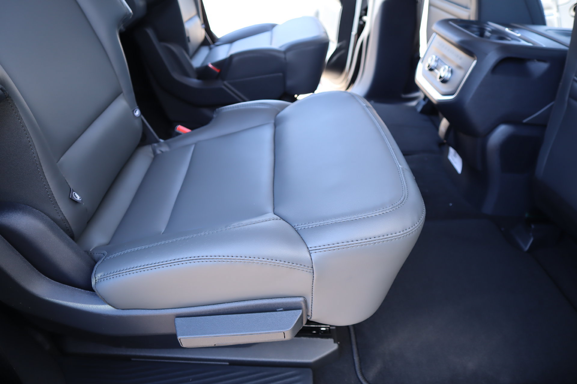 New 2026 Ford Expedition Active AWD/4WD image 18