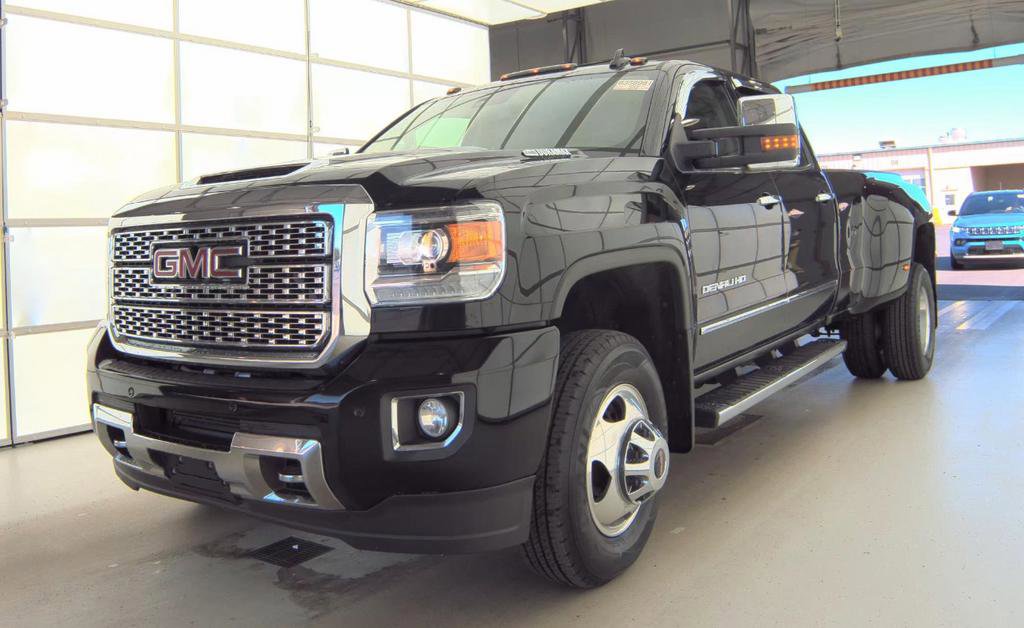 Used 2018 GMC Sierra 3500 Denali w/ Duramax Plus Package AWD/4WD image 4