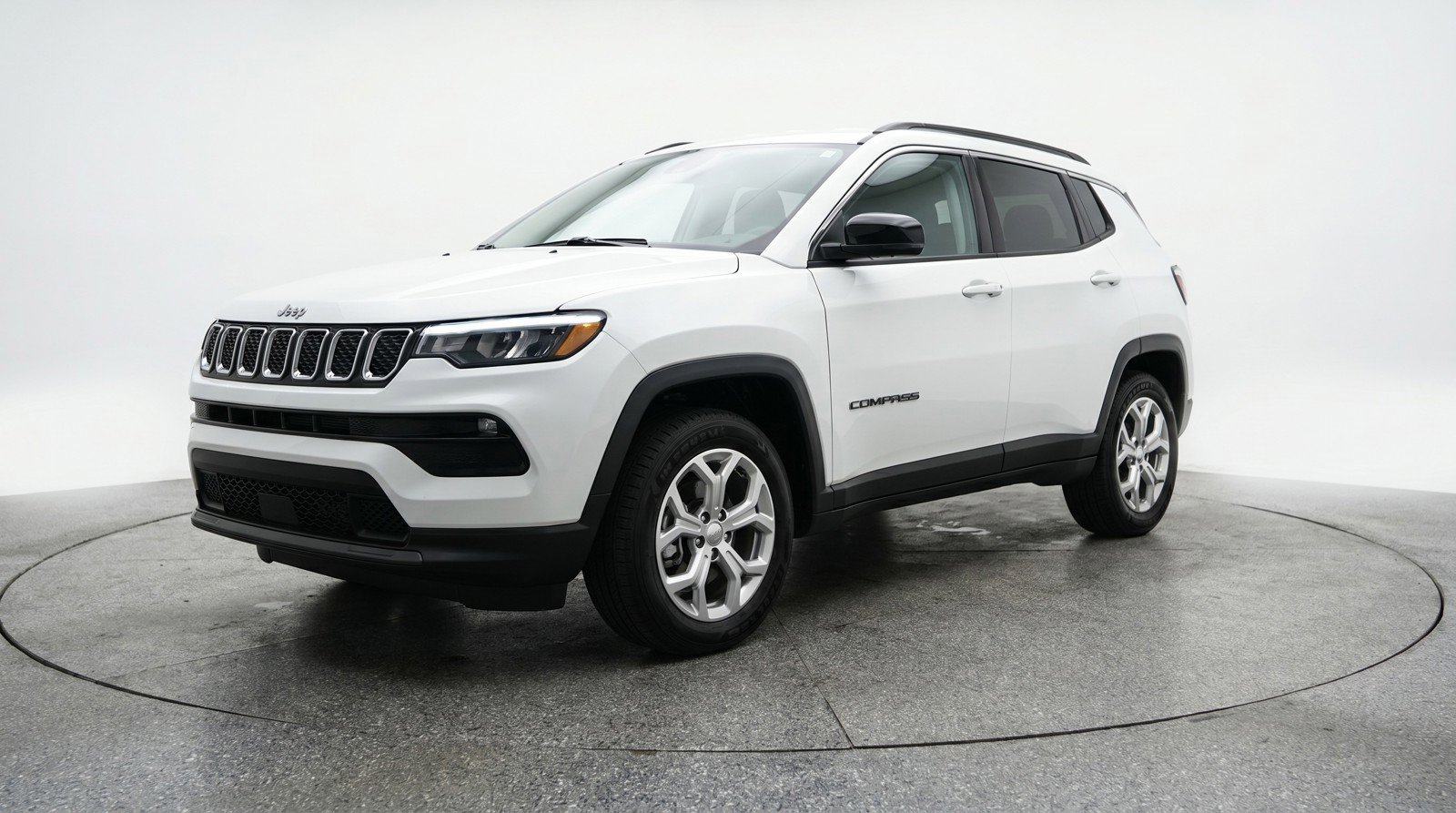 Used 2025 Jeep Compass Latitude AWD/4WD image 3