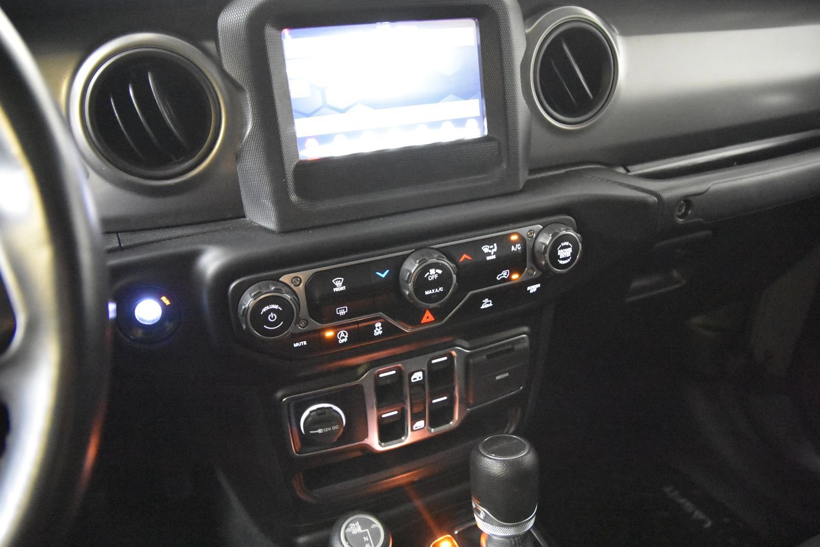 Used 2022 Jeep Gladiator Sport AWD/4WD image 18