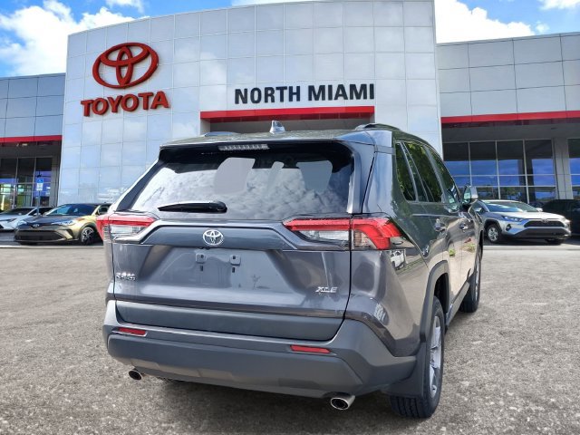 Used 2024 Toyota RAV4 XLE FWD image 4
