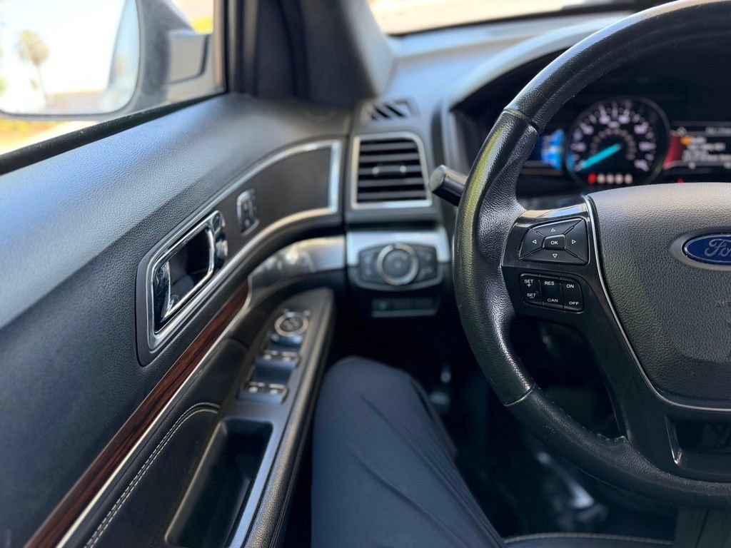 Used 2017 Ford Explorer Limited FWD image 7