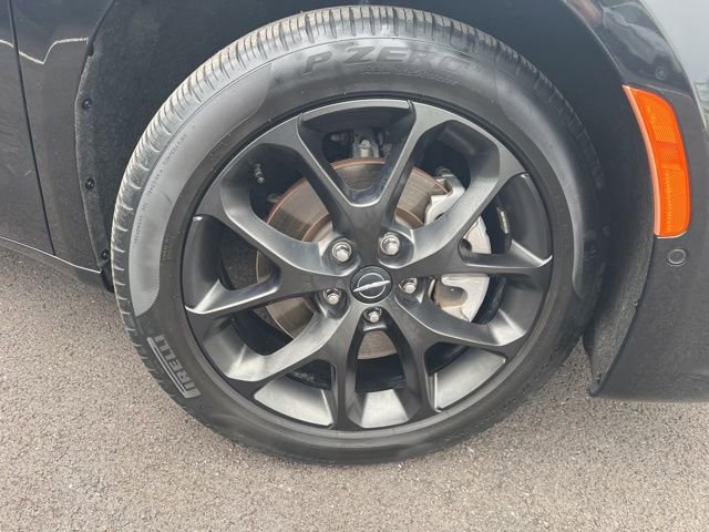 Used 2023 Chrysler Pacifica Limited w/ S Appearance Package AWD/4WD image 40