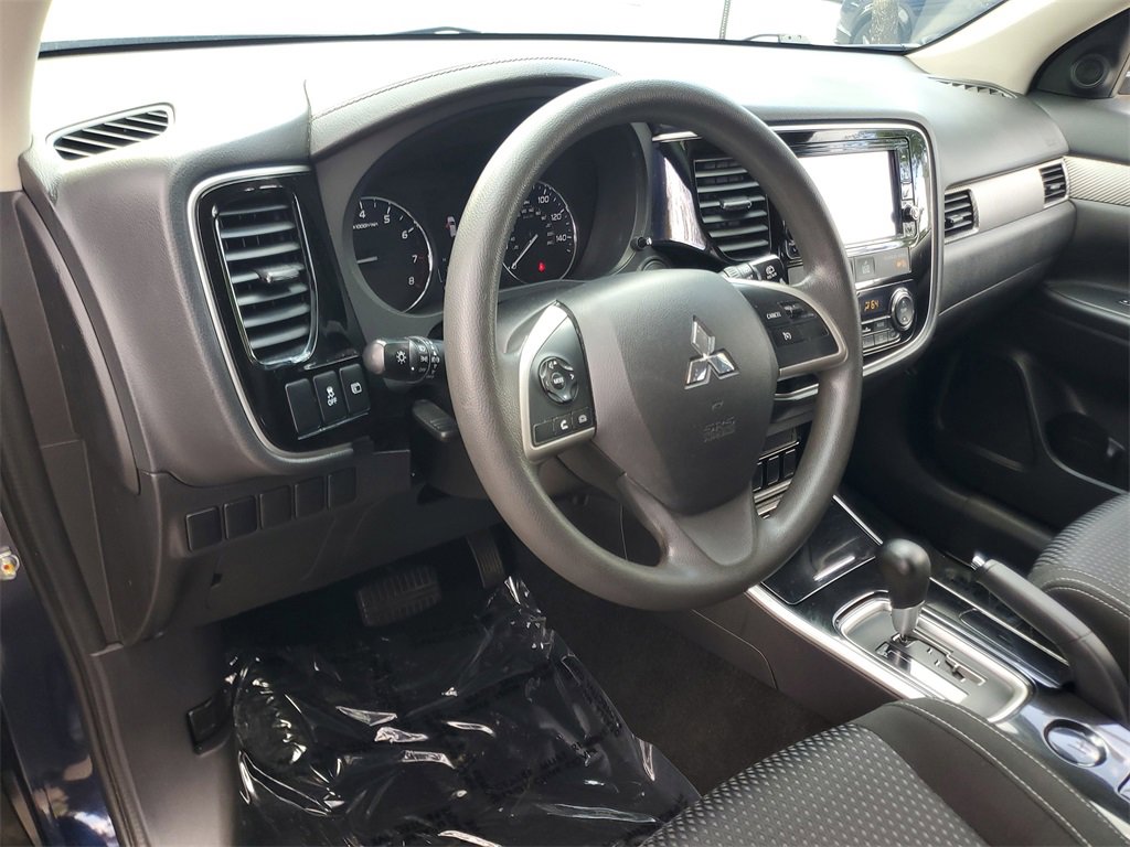 Used 2018 Mitsubishi Outlander ES image 17