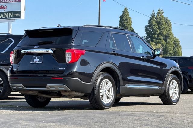 Used 2024 Ford Explorer XLT w/ Equipment Group 202A image 4
